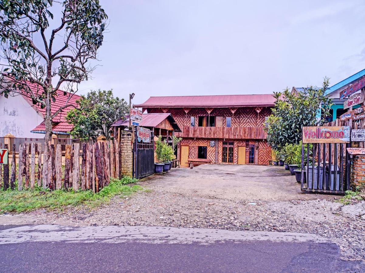 OYO 90209 DK Singarimbun Berastagi Homestay Bagian luar foto